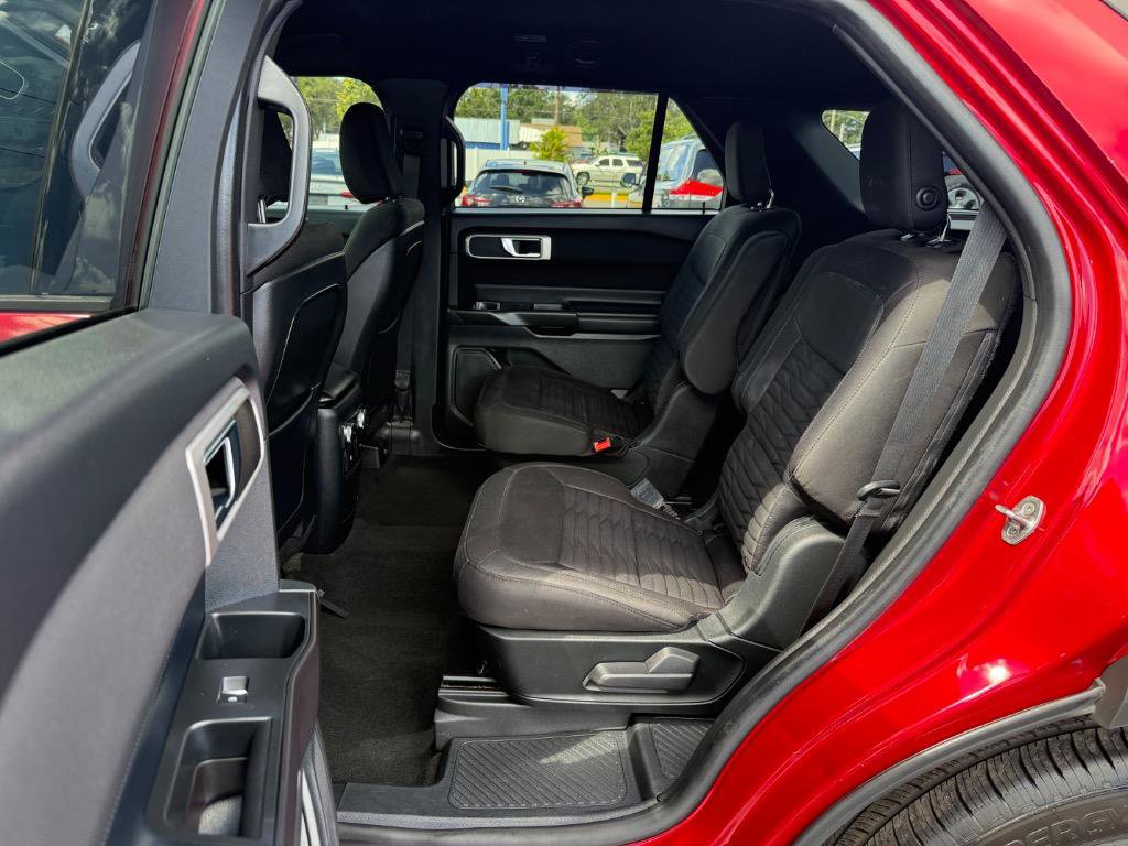 Used 2020 Ford Explorer XLT image 13