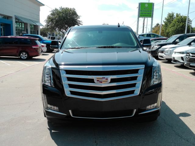 Used 2018 Cadillac Escalade ESV 4WD image 3