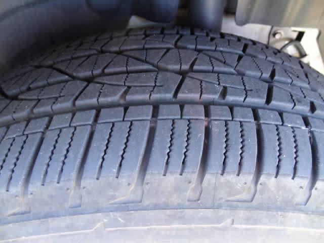Used 2018 Ford Explorer XLT w/ Equipment Group 202A AWD/4WD image 14