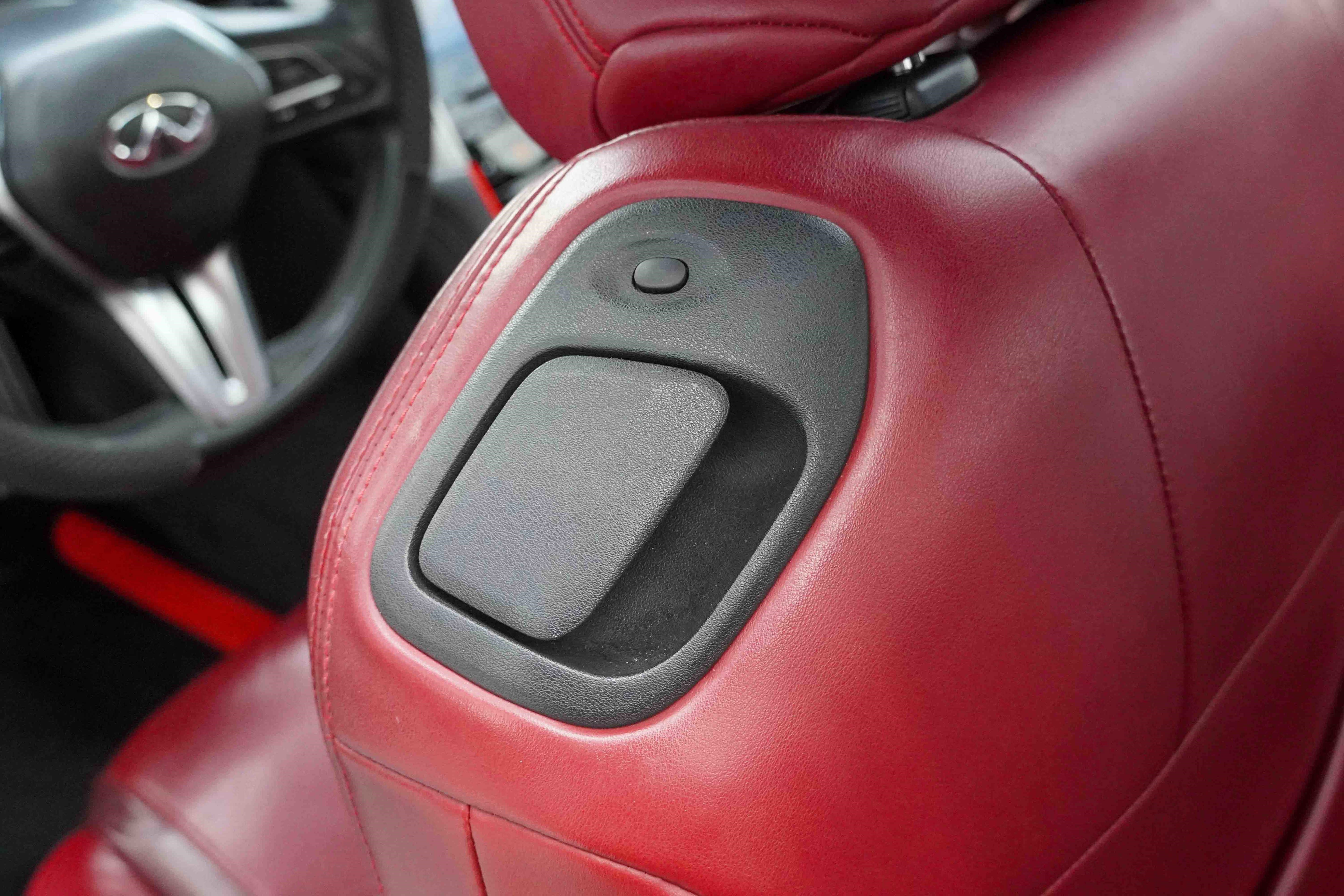 Used 2019 INFINITI Q60 Red Sport 400 image 32