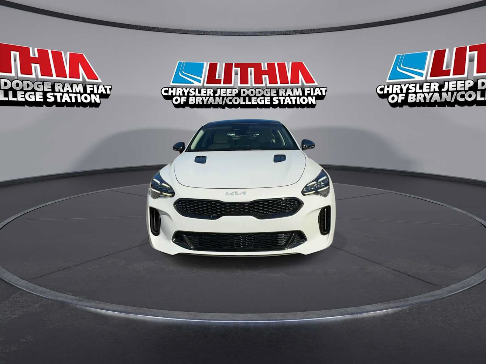 Used 2022 Kia Stinger GT1 RWD image 3
