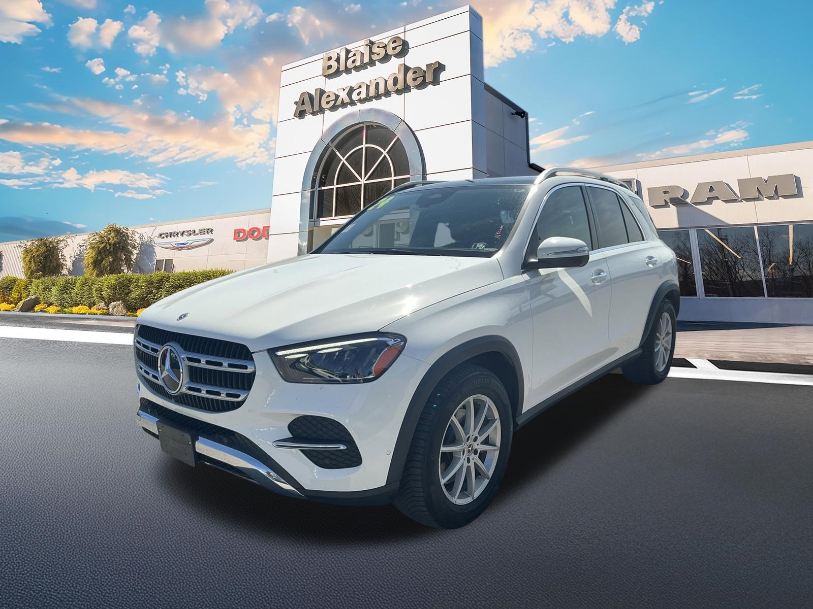 Used 2024 Mercedes-Benz GLE 350 4MATIC image 8