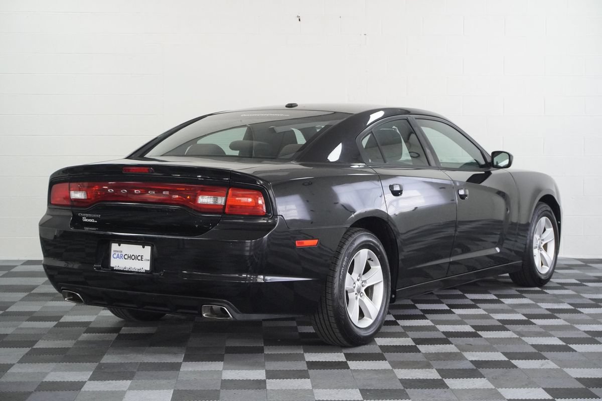 Used 2013 Dodge Charger SE w/ Connectivity Group RWD image 5