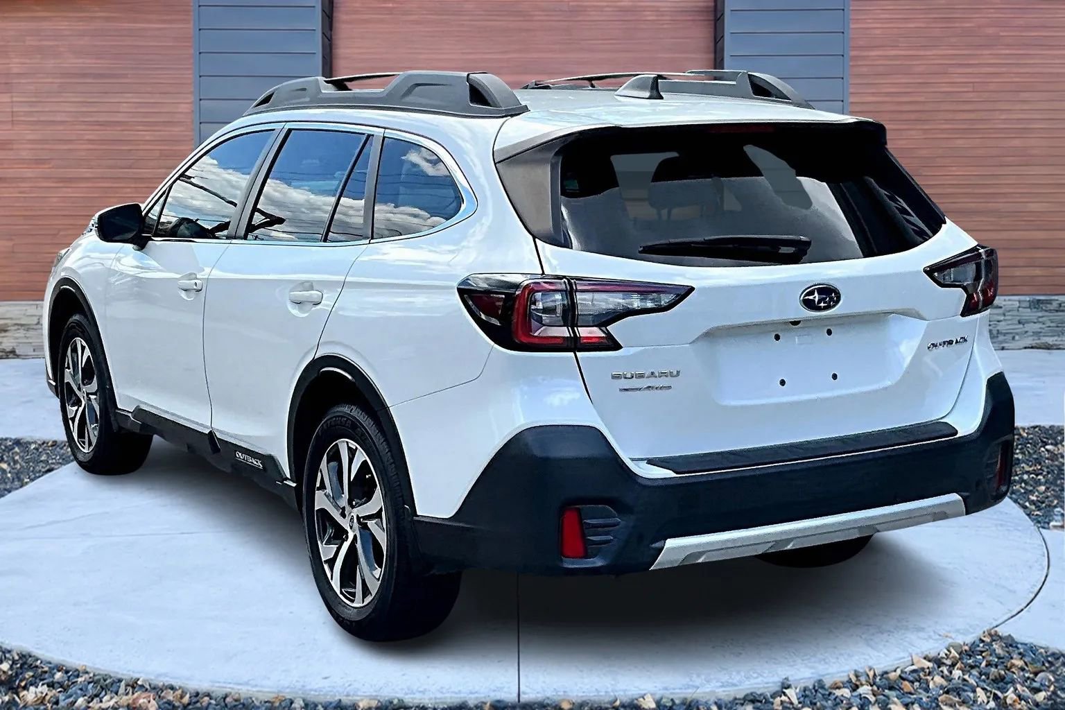 Used 2022 Subaru Outback Limited w/ Popular Package #2 image 2