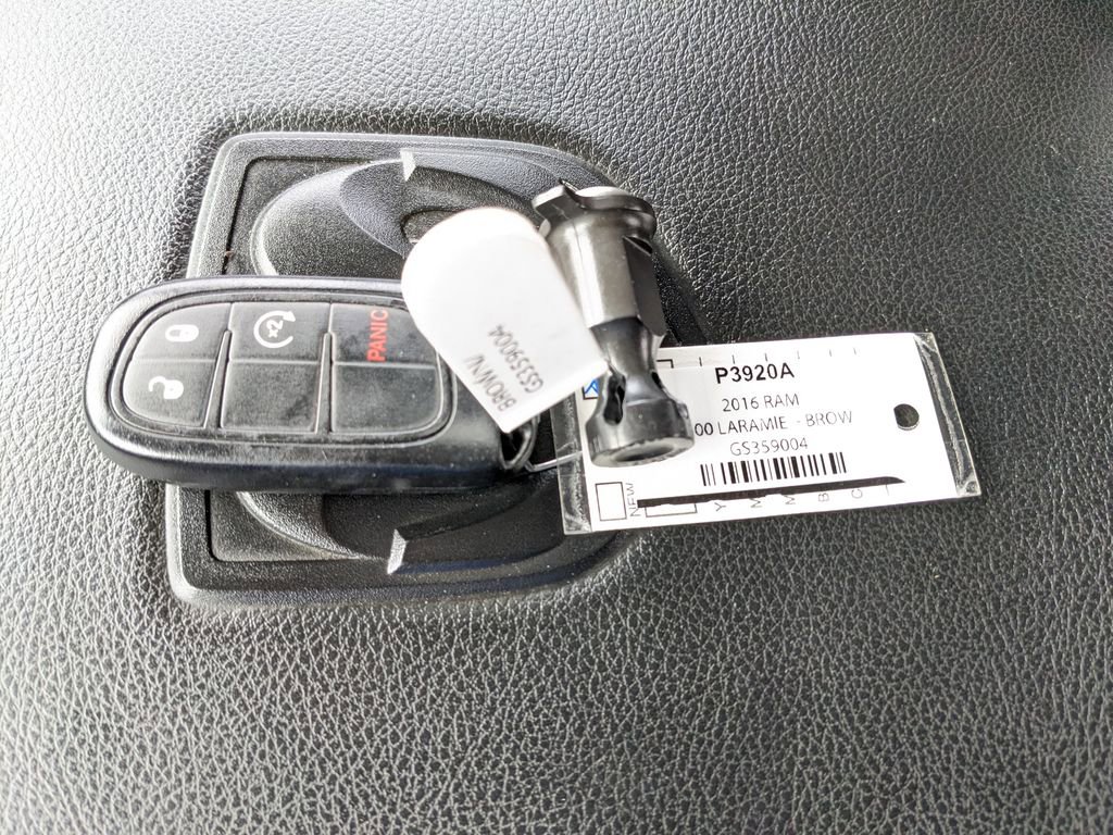 Used 2016 RAM 1500 Laramie w/ Convenience Group AWD/4WD image 38