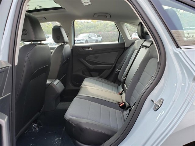 New 2025 Volkswagen Jetta SE image 8