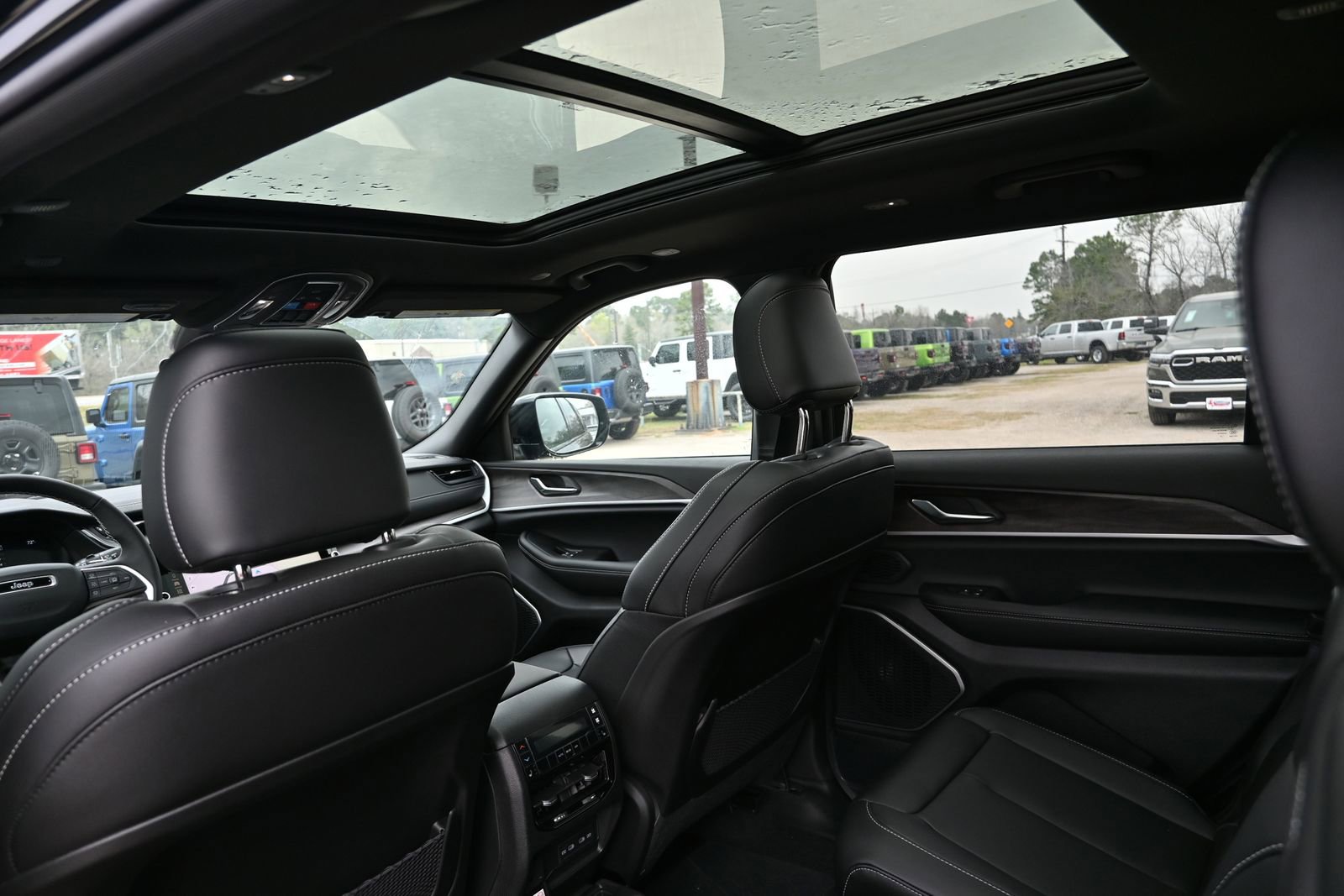 New 2026 Jeep Grand Cherokee L Limited image 21