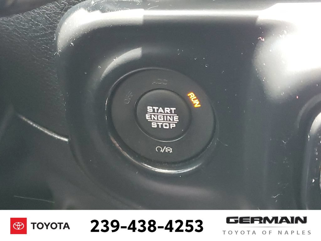 Used 2020 Jeep Wrangler Sport AWD/4WD image 34