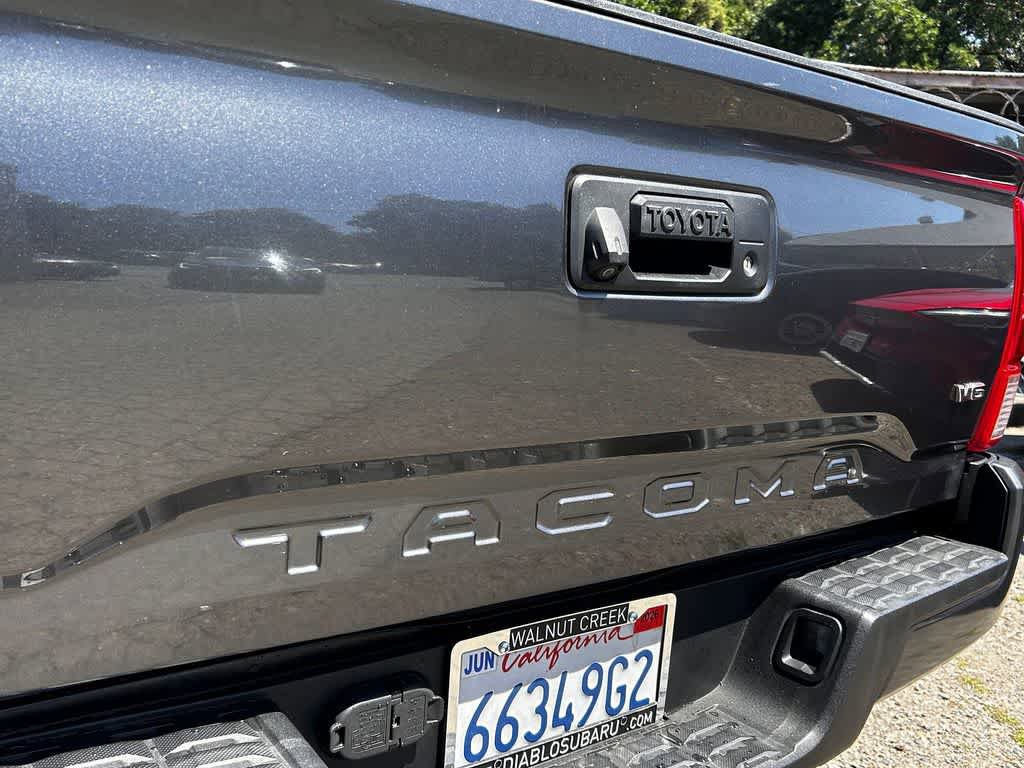 Used 2017 Toyota Tacoma TRD Sport w/ Tow Package image 7