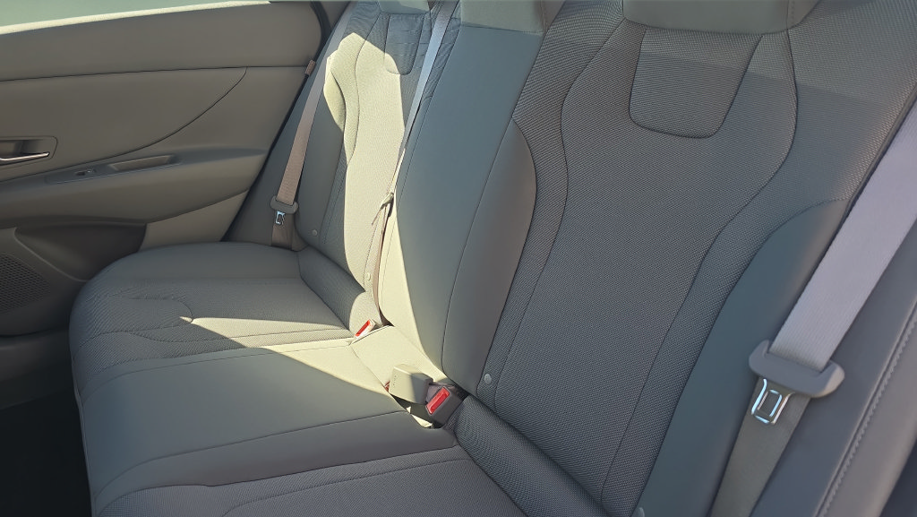 New 2026 Hyundai Elantra SE FWD image 28