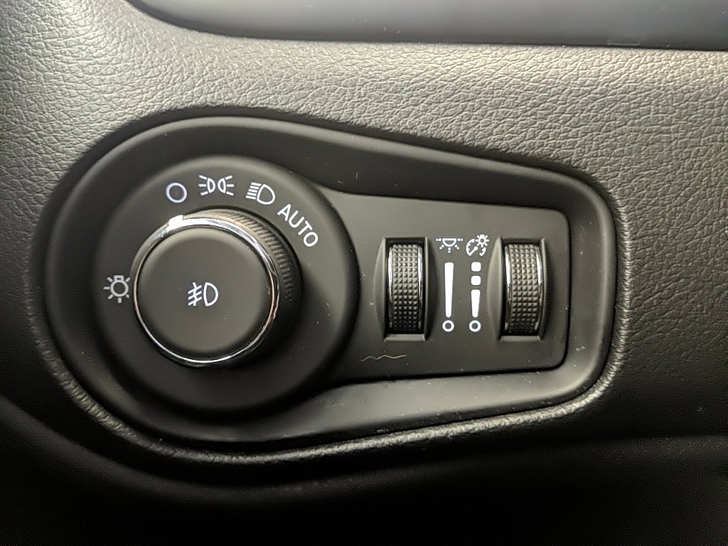 Used 2022 Jeep Renegade Latitude image 24