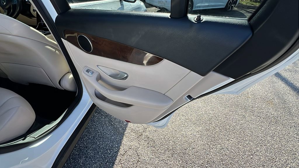 Used 2017 Mercedes-Benz GLC 300 image 18