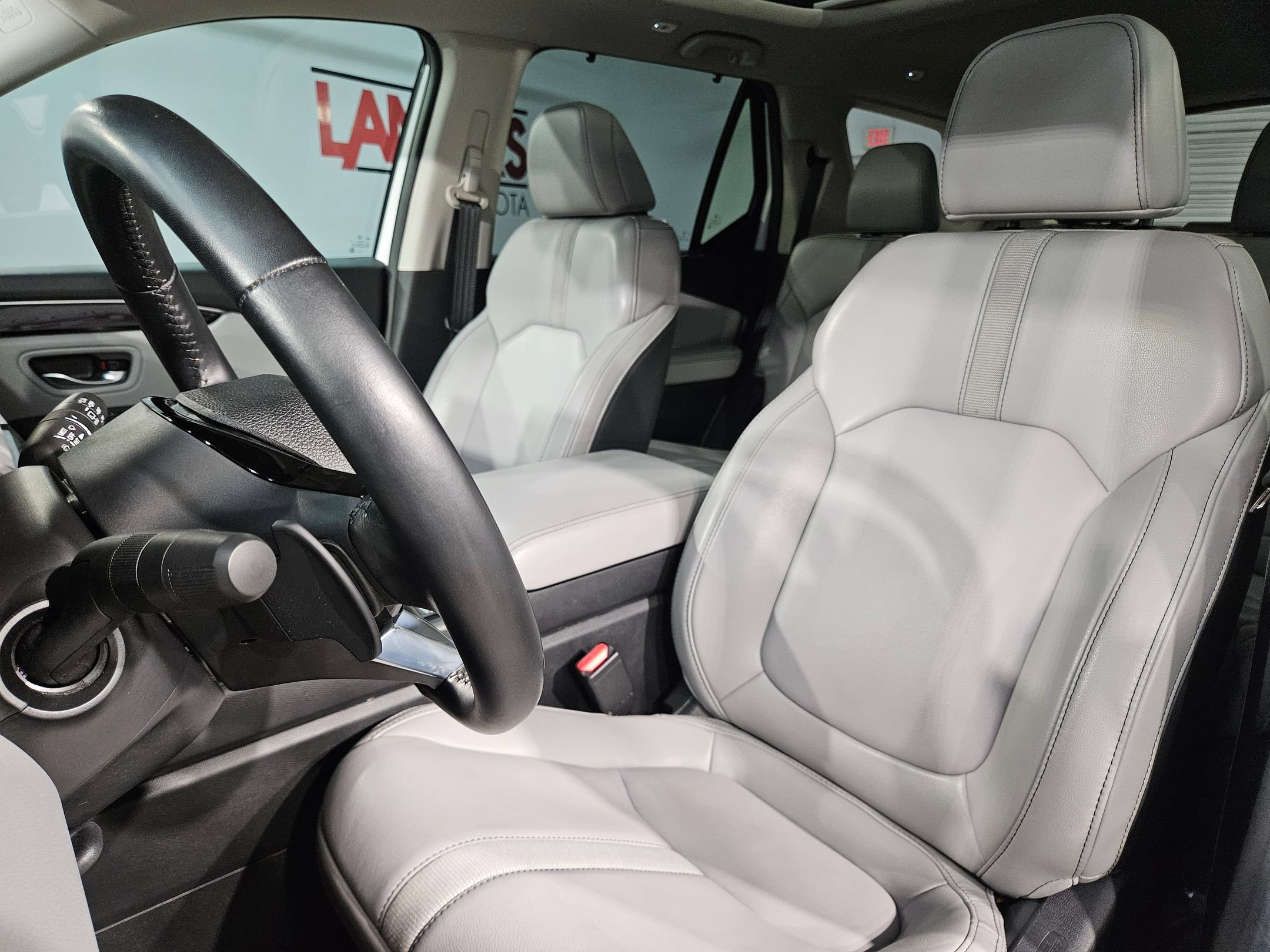 Used 2025 Honda Pilot Touring image 24