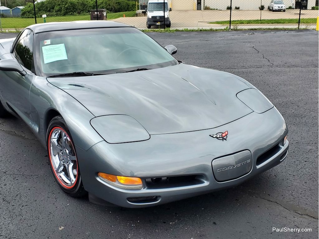 Used 2004 Chevrolet Corvette Coupe RWD image 6
