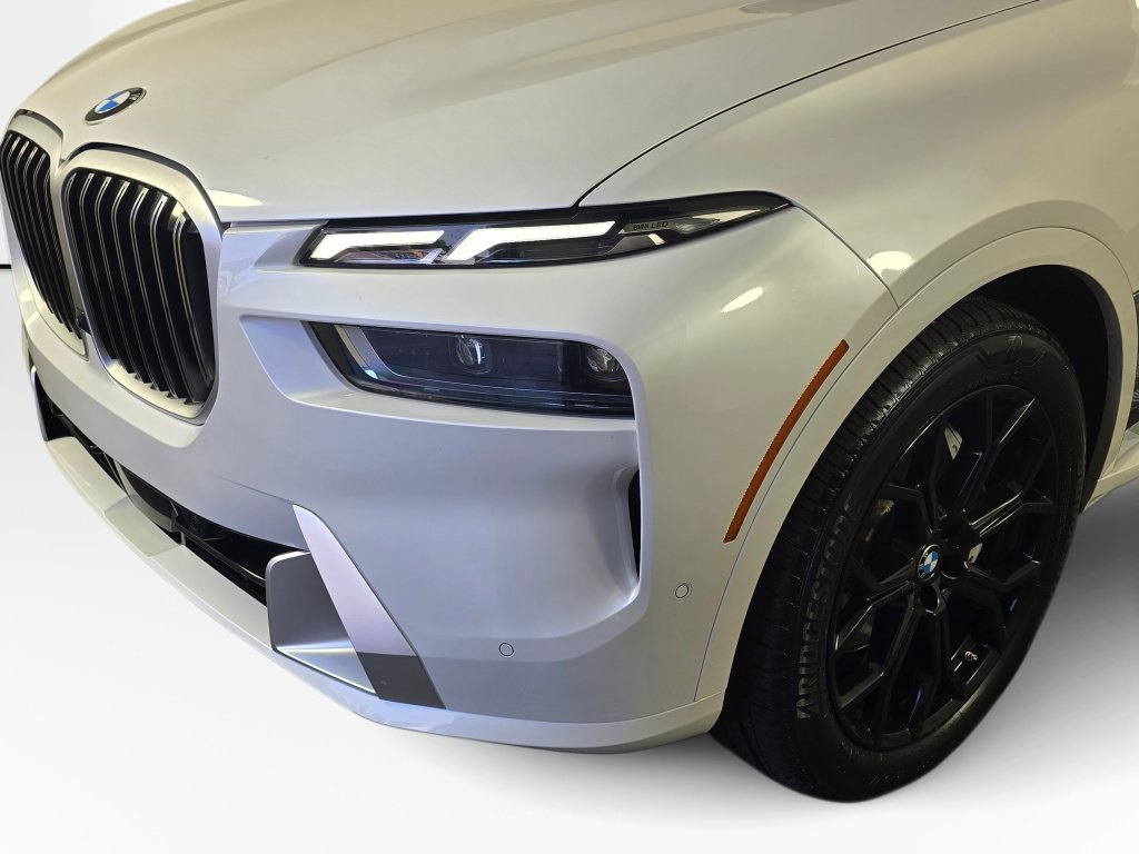 Used 2024 BMW X7 xDrive40i w/ Premium Package AWD/4WD image 10