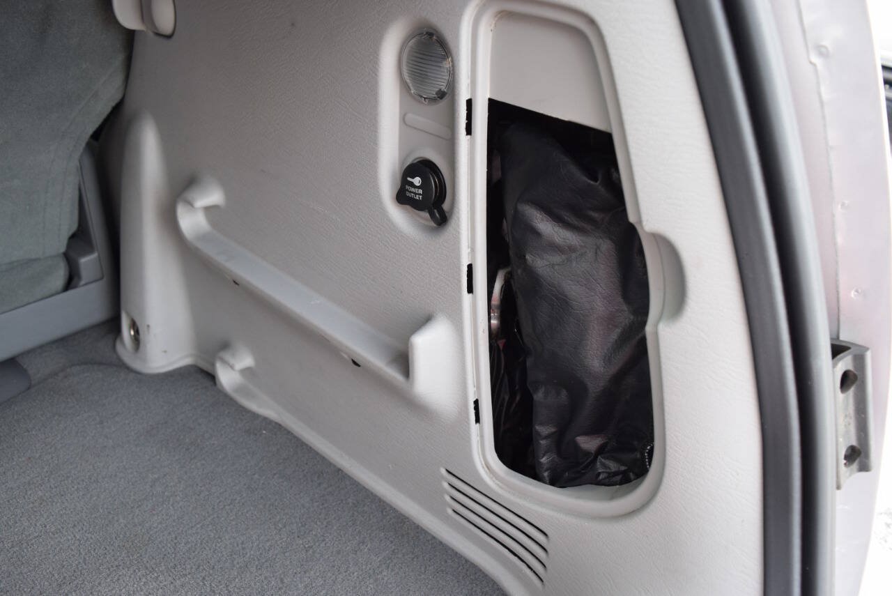 Used 2006 Chrysler PT Cruiser Touring FWD image 41