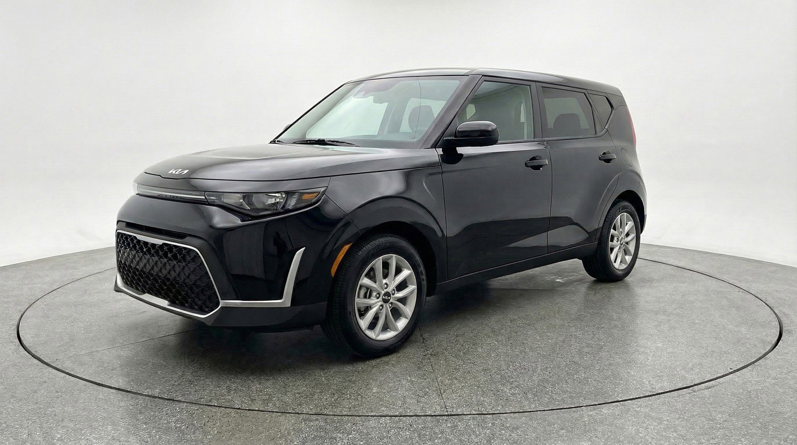 Used 2025 Kia Soul LX w/ LX Technology Package image 3