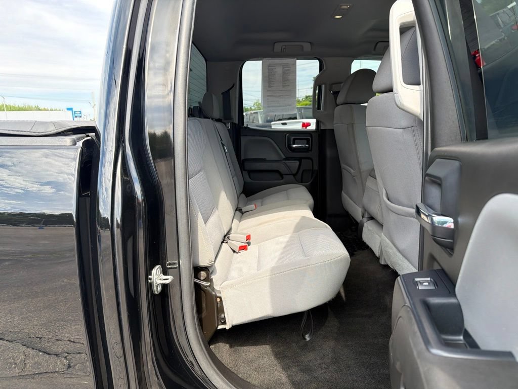 Used 2018 Chevrolet Silverado 1500 Custom w/ Custom Value Package AWD/4WD image 26