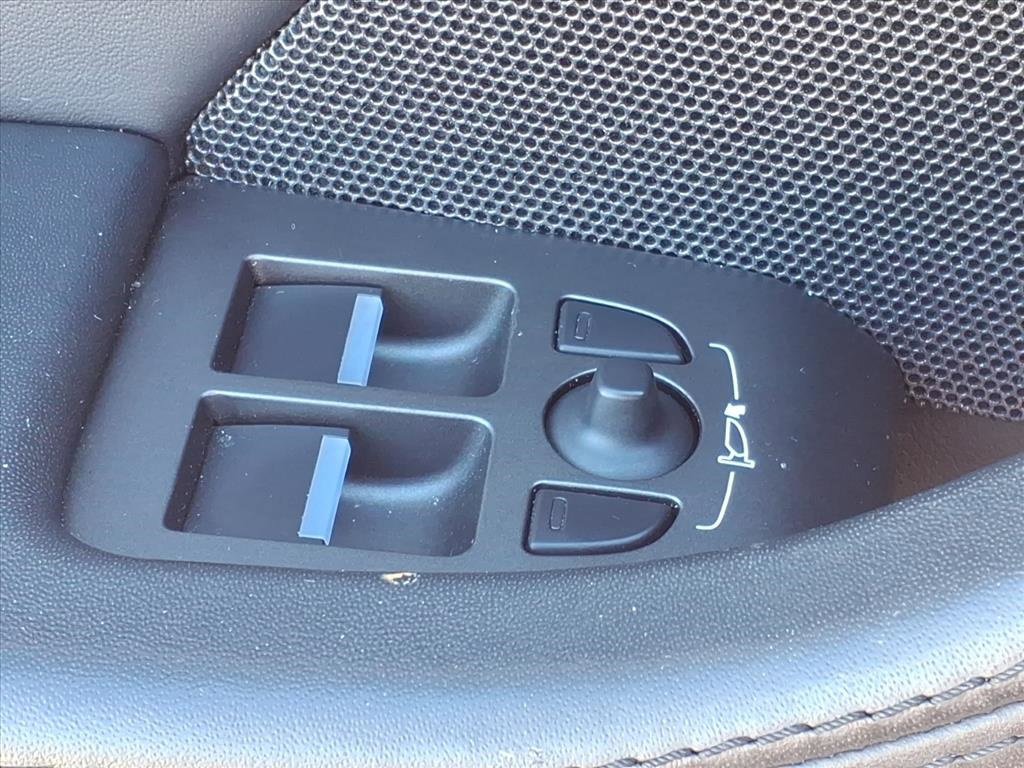 Used 2018 Jaguar F-TYPE R-Dynamic image 17