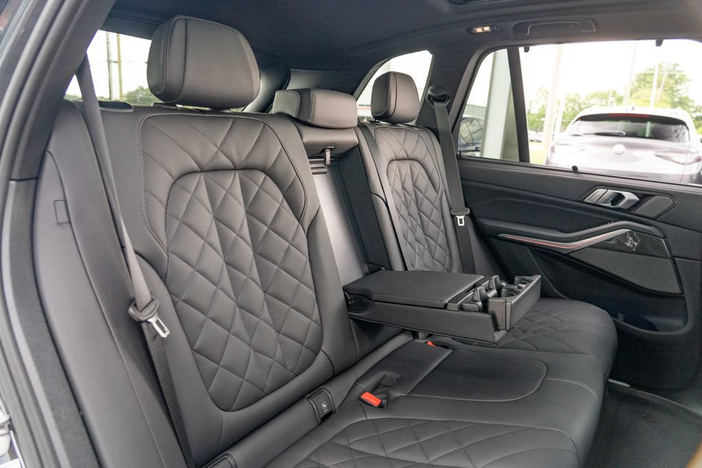 Used 2025 BMW X5 M60i AWD/4WD image 19