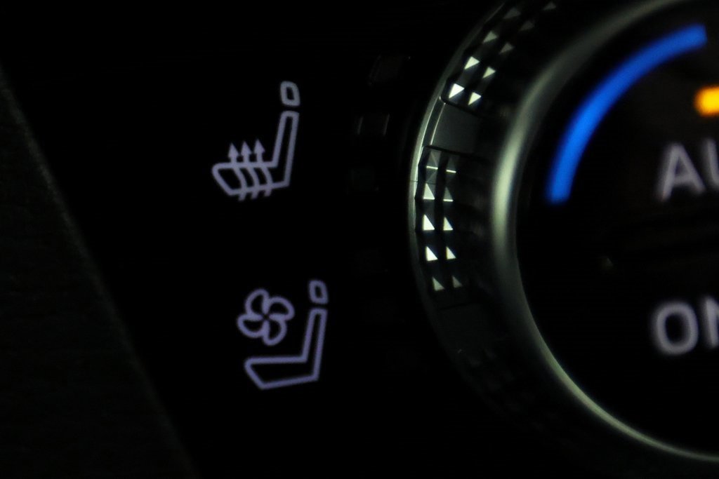 Used 2025 Mitsubishi Outlander SEL image 30