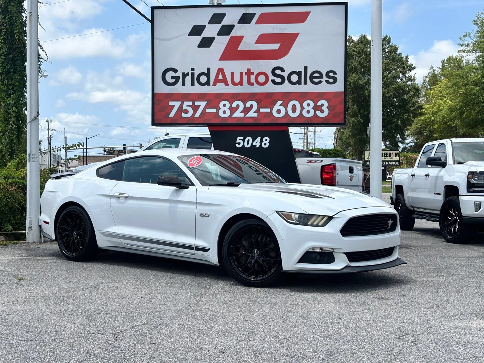 Used 2017 Ford Mustang GT Premium w/ Equipment Group 401A RWD image 1