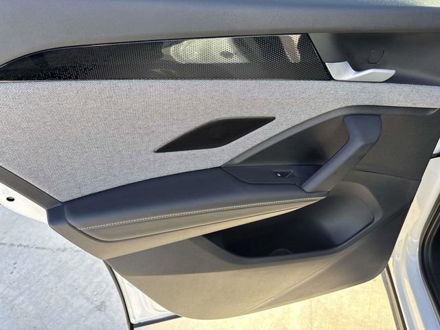 Certified 2025 Volkswagen Tiguan S image 9