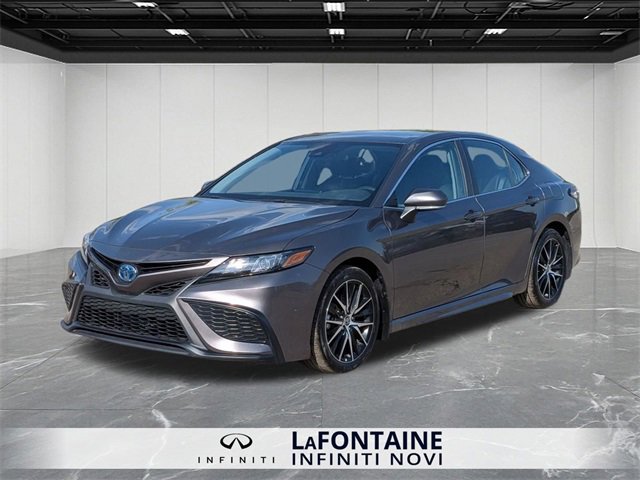 Used 2024 Toyota Camry SE image 1