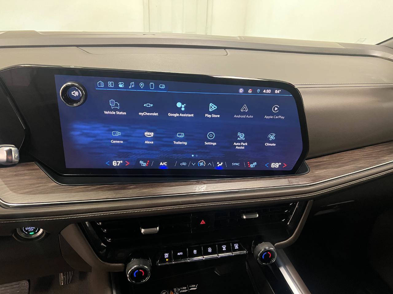 Used 2025 Chevrolet Suburban LT AWD/4WD image 46