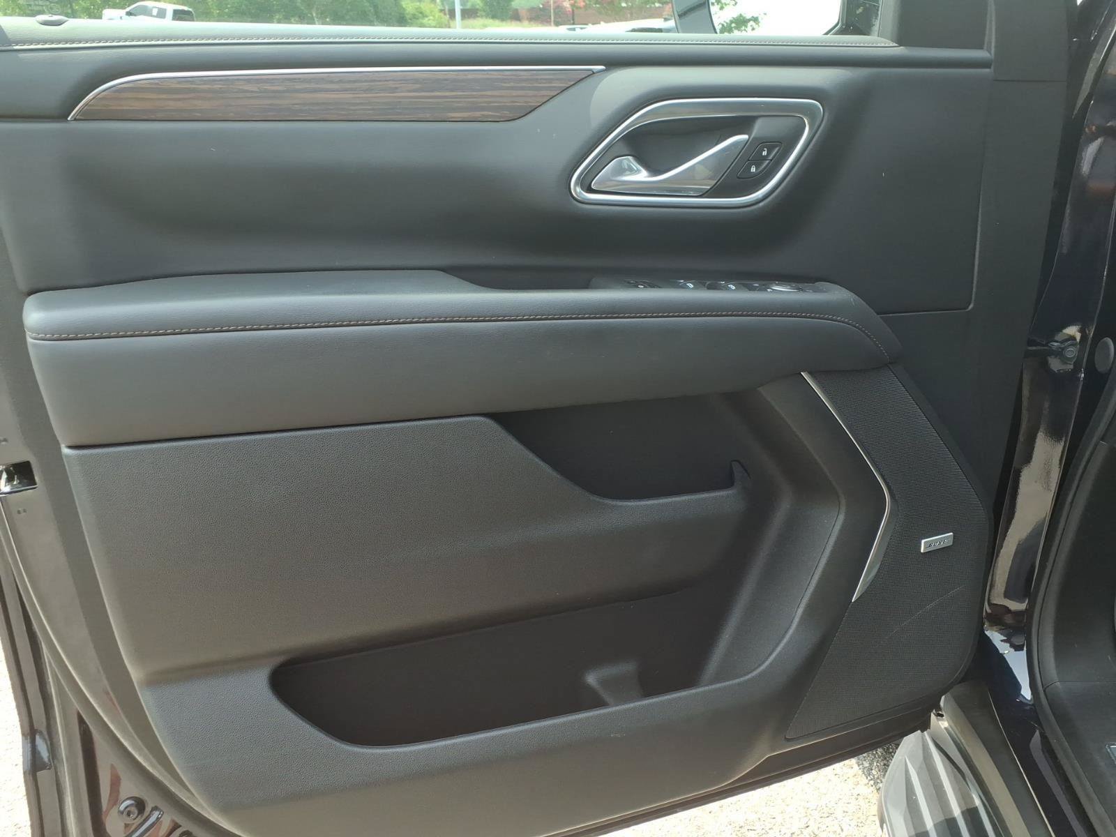 Used 2023 Chevrolet Tahoe High Country AWD/4WD image 23