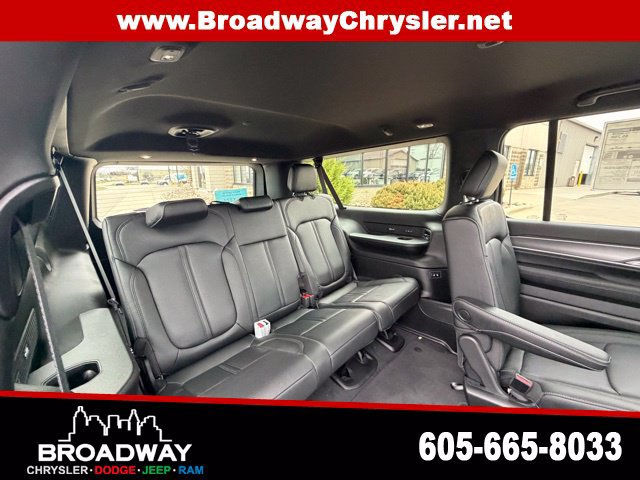 New 2026 Jeep Grand Wagoneer L Limited AWD/4WD image 12