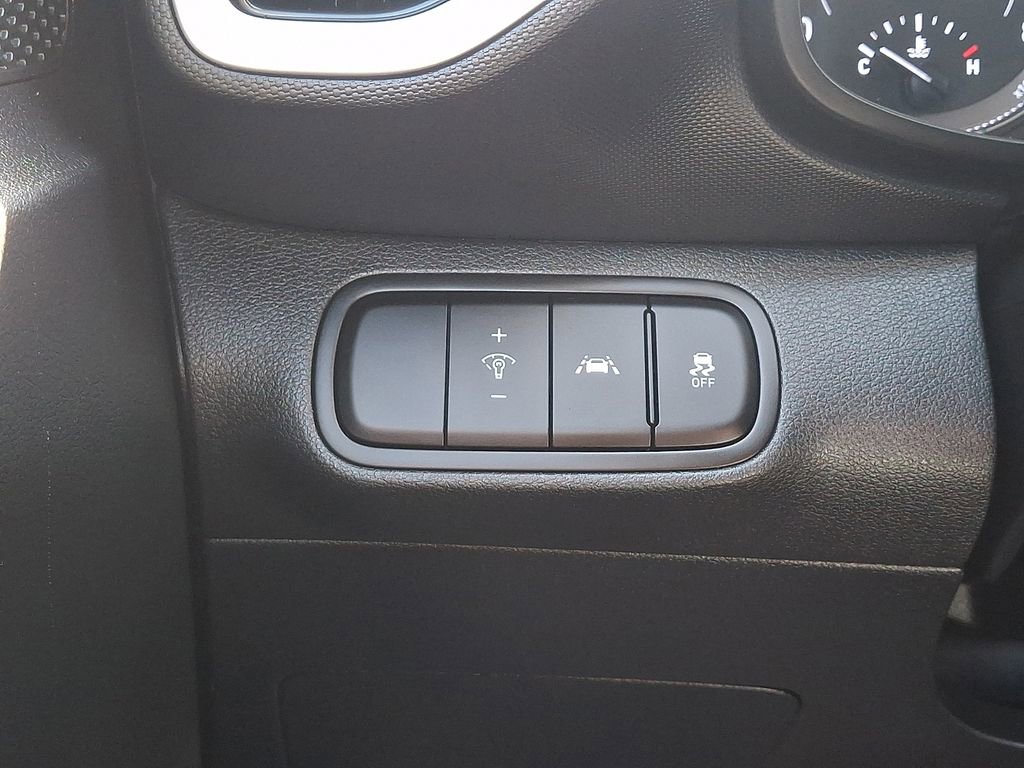 Used 2022 Hyundai Venue SE w/ Cargo Package image 22