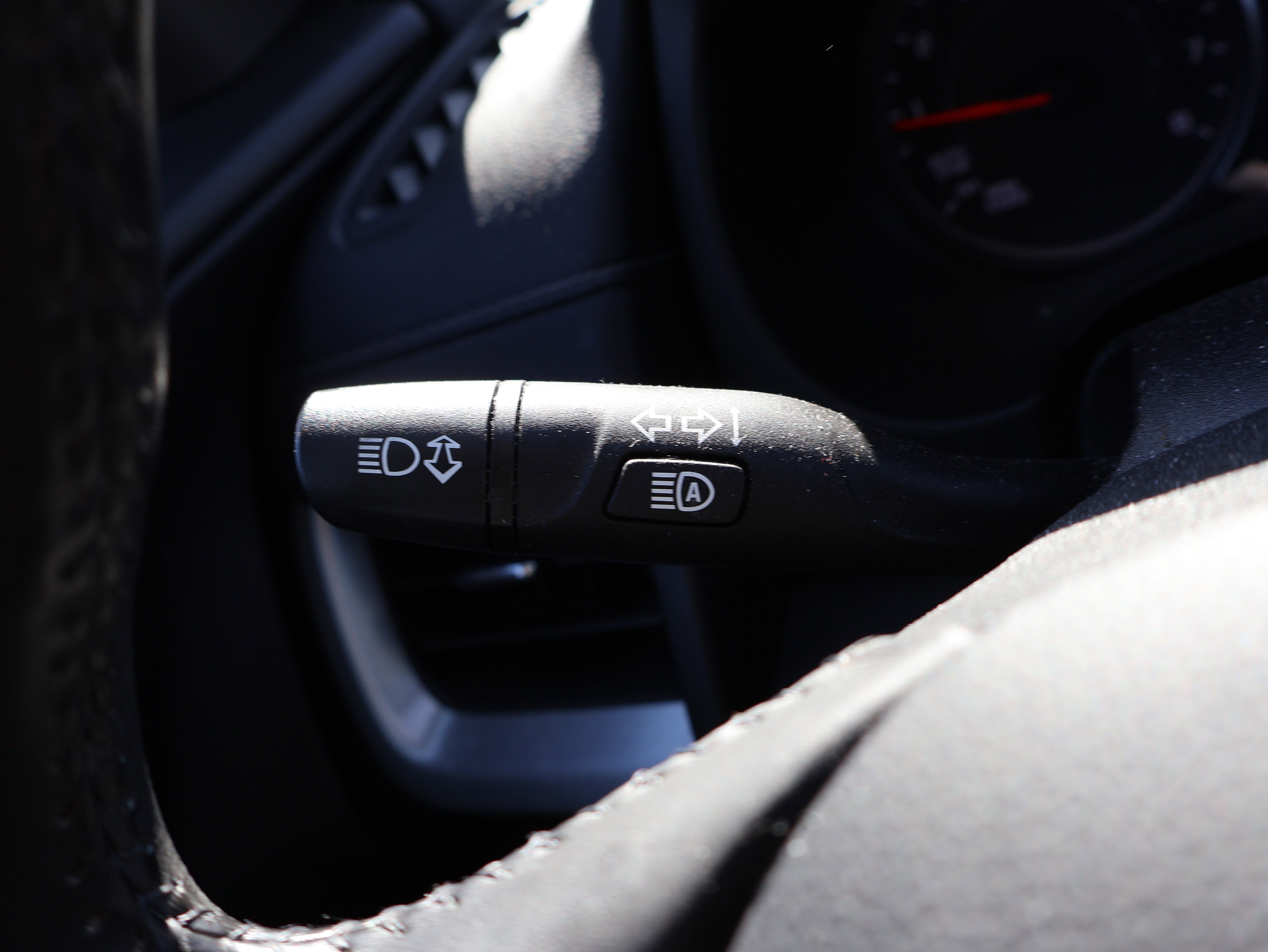 Used 2022 GMC Terrain SLT w/ Infotainment Package II image 30