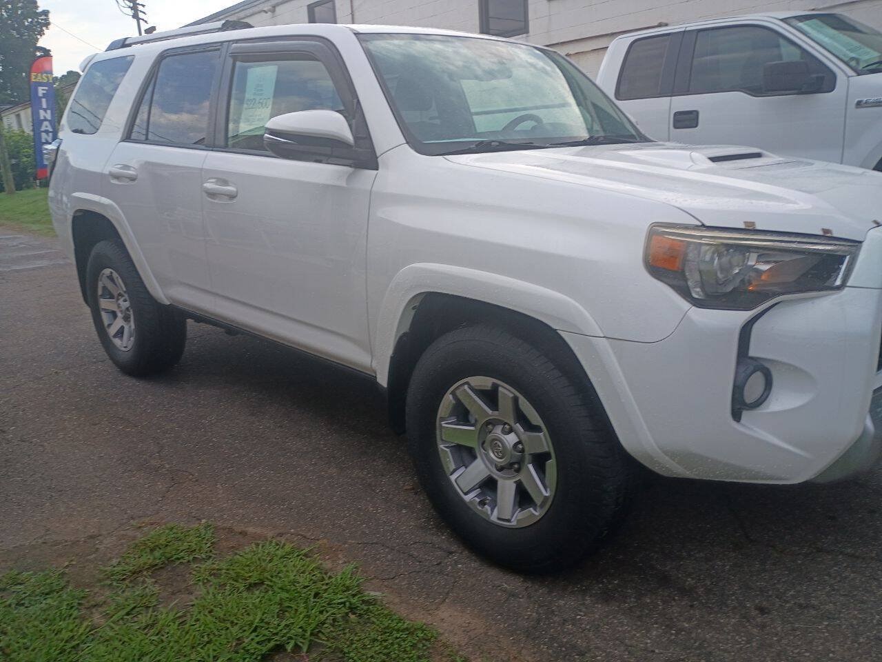 Used 2015 Toyota 4Runner Trail Premium AWD/4WD image 4