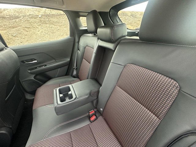 New 2026 Nissan Kicks SR image 25