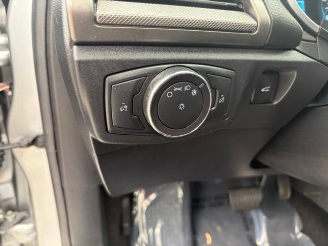 Used 2020 Ford Fusion SE FWD image 18