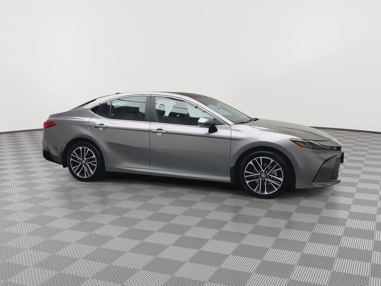 Used 2025 Toyota Camry XLE image 40