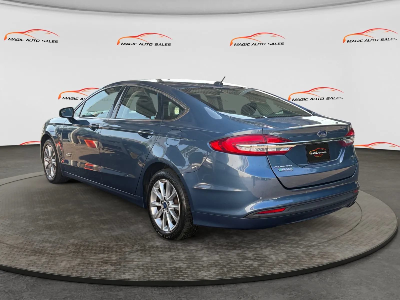 Used 2018 Ford Fusion Energi SE FWD image 8