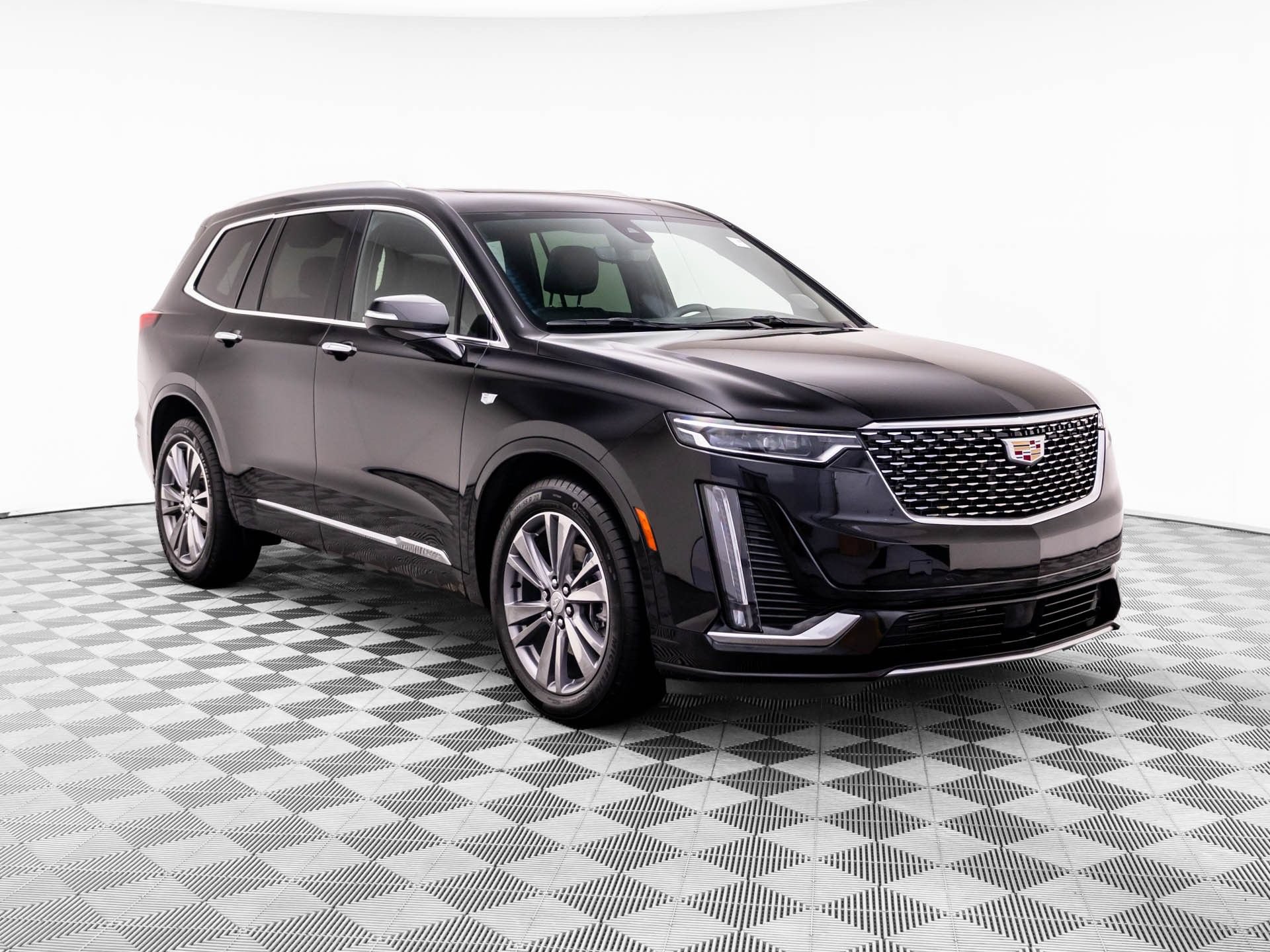 Certified 2025 Cadillac XT6 Premium Luxury w/ Platinum Package AWD/4WD image 9