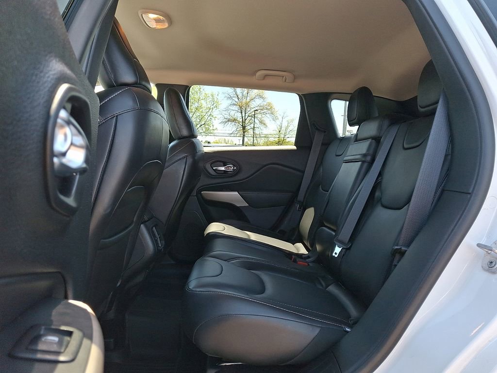 Used 2018 Jeep Cherokee Limited AWD/4WD image 10
