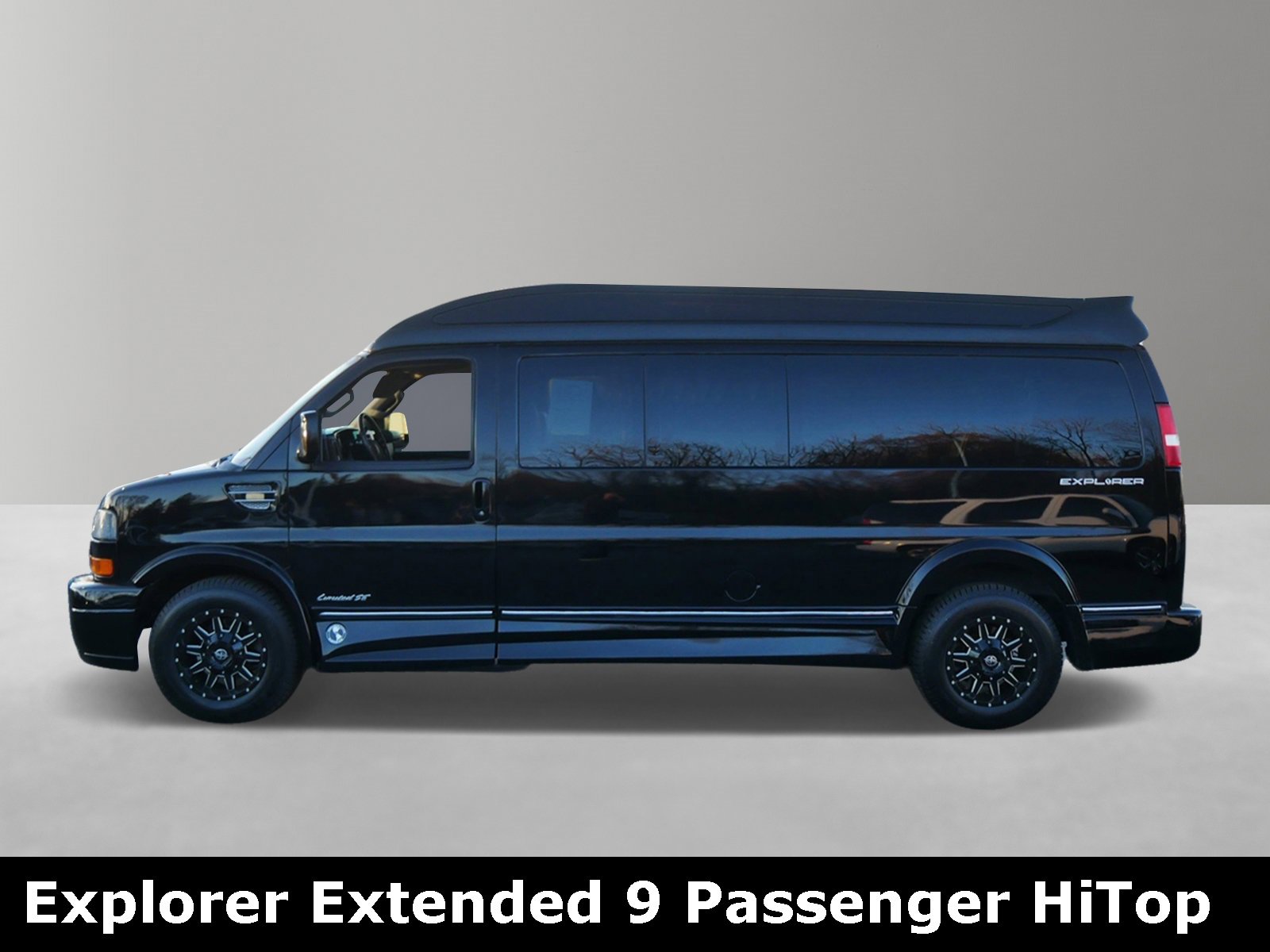 Used 2019 GMC Savana 2500 Work Van w/ Enhanced Convenience Package image 2