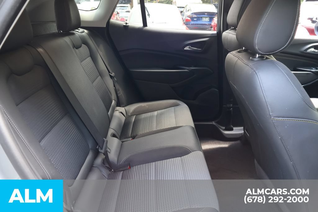 Used 2025 Chevrolet Trax LT FWD image 21