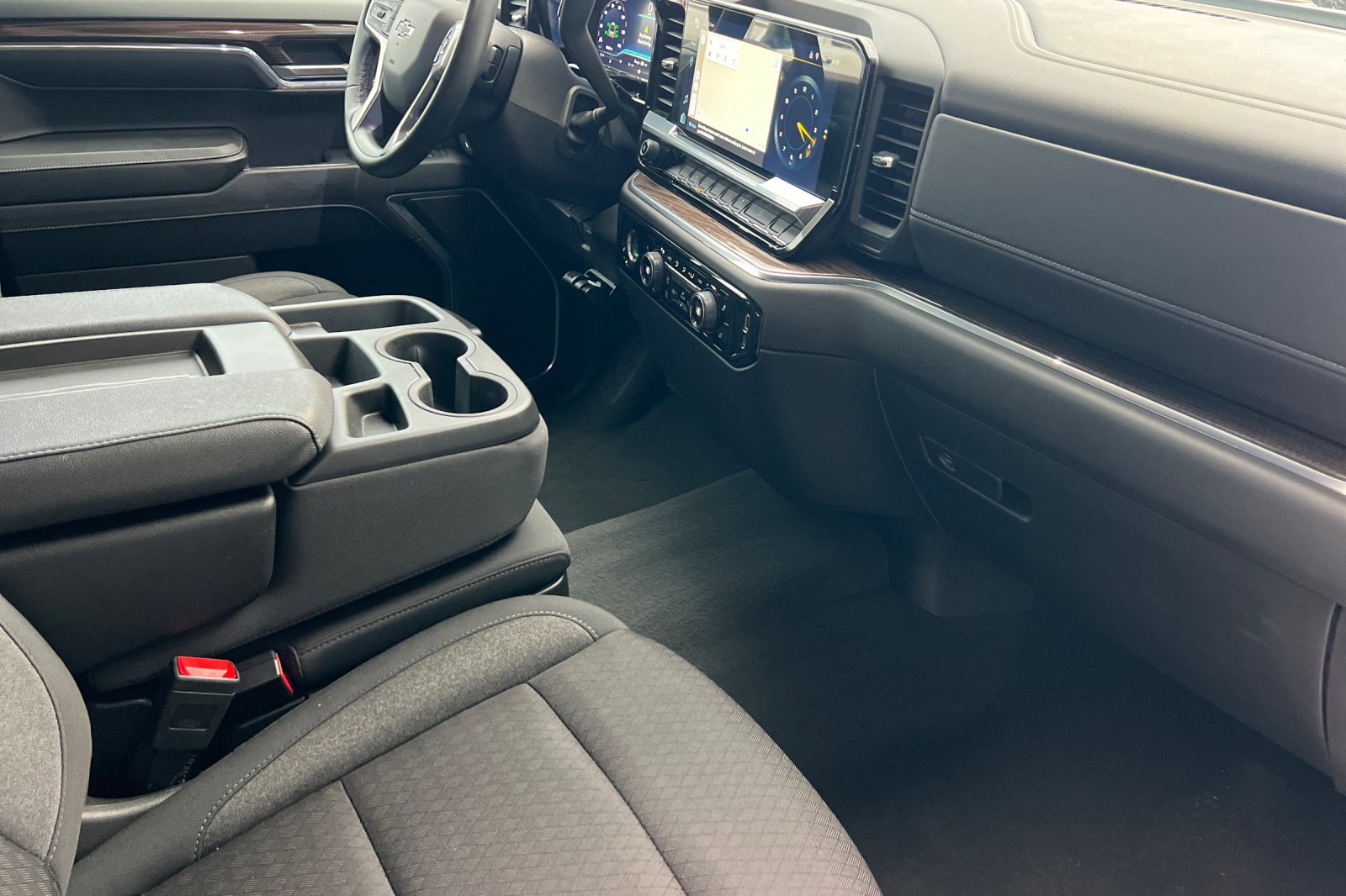 Used 2024 Chevrolet Silverado 1500 RST w/ Z71 Off-Road Package image 15