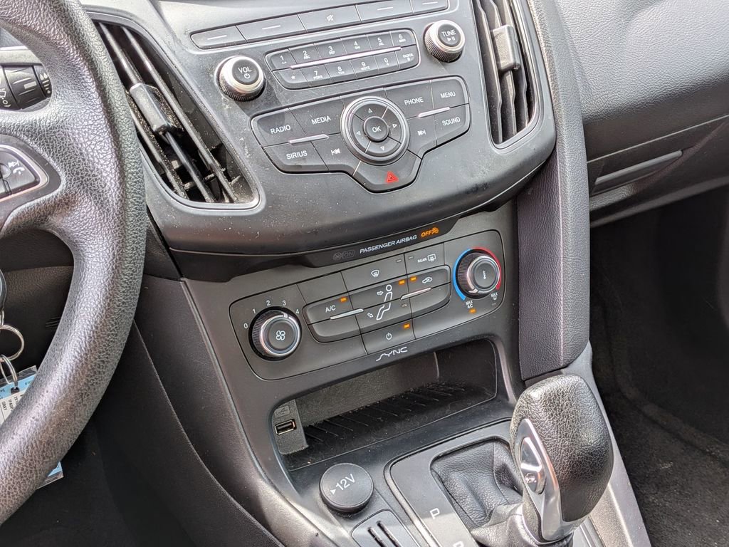 Used 2018 Ford Focus SE FWD image 30