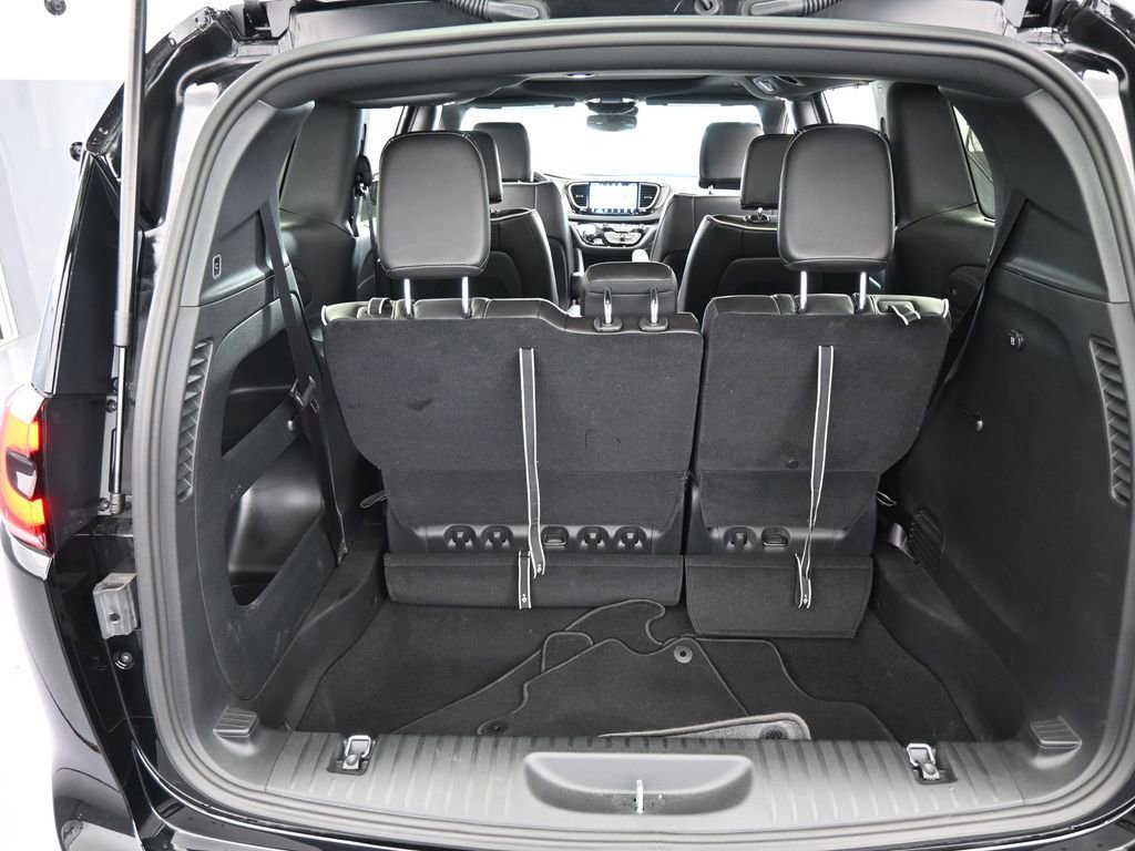 Used 2024 Chrysler Pacifica Limited w/ S Appearance Package image 47