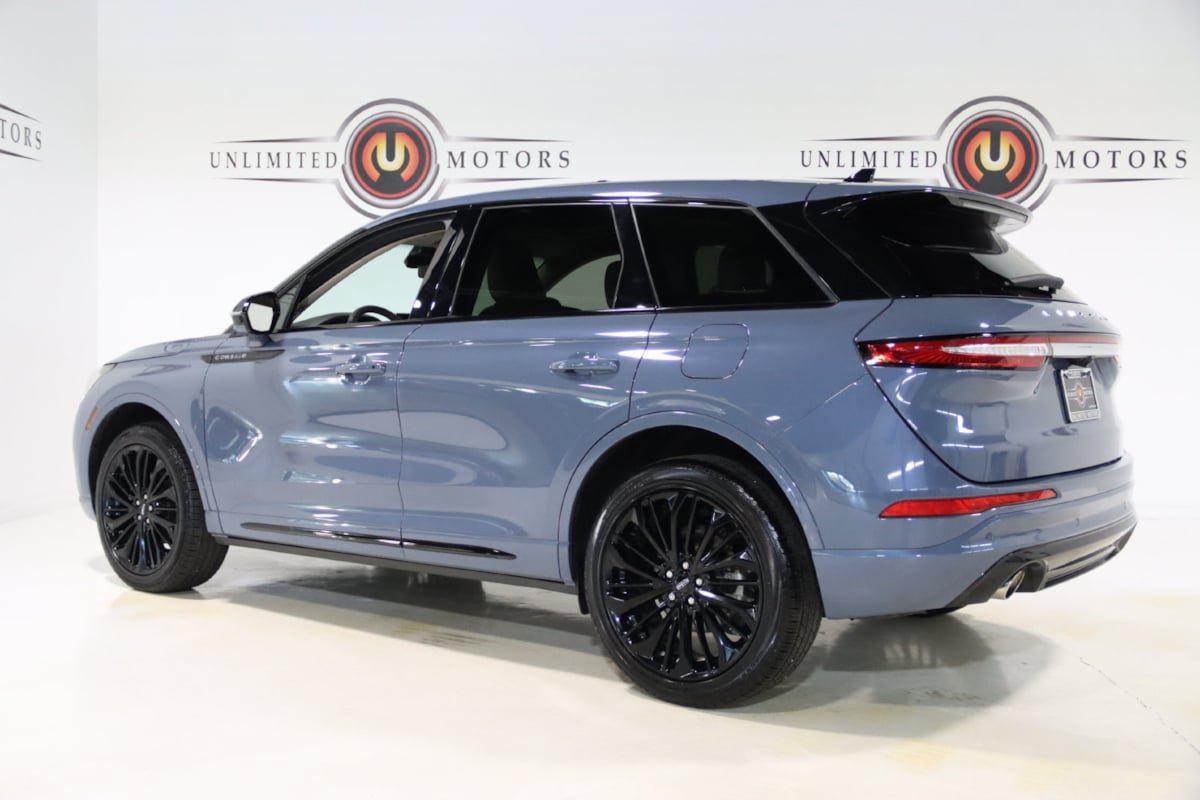 Used 2024 Lincoln Corsair AWD w/ Equipment Group 101A image 3