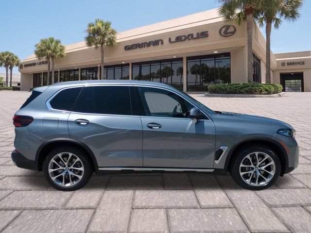 Used 2024 BMW X5 sDrive40i w/ Premium Package RWD image 3