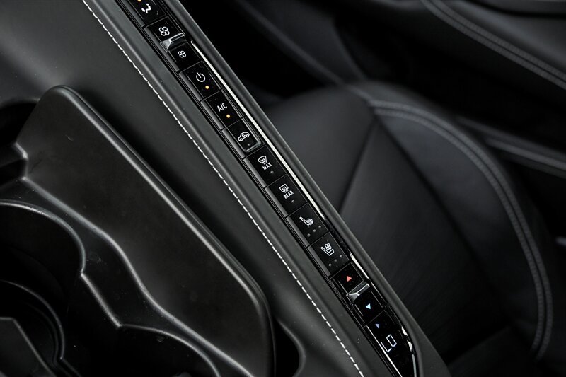 Used 2022 Chevrolet Corvette Stingray Premium Conv w/ Z51 Performance Package RWD image 34