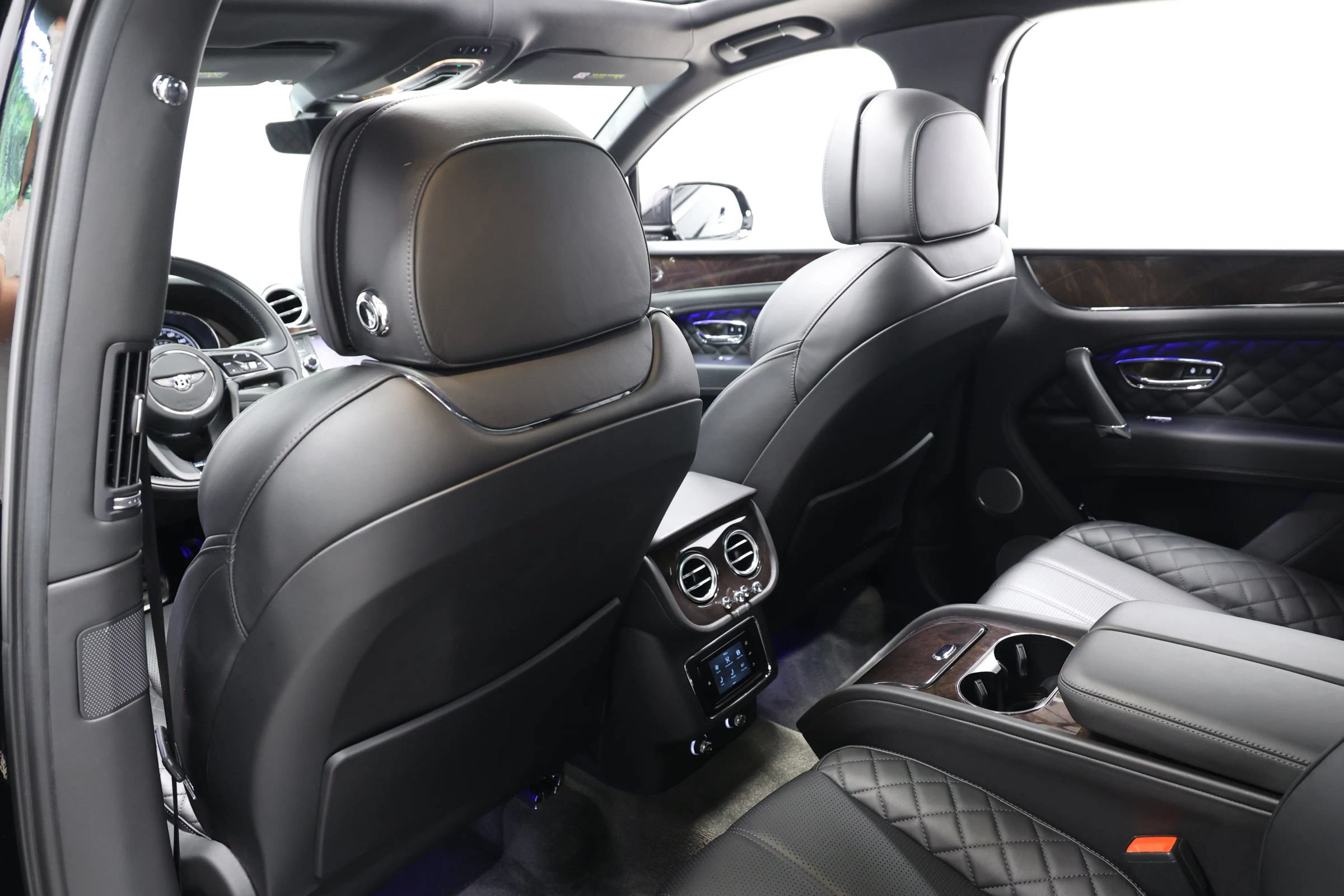 Used 2020 Bentley Bentayga Plug-In Hybrid AWD/4WD image 62