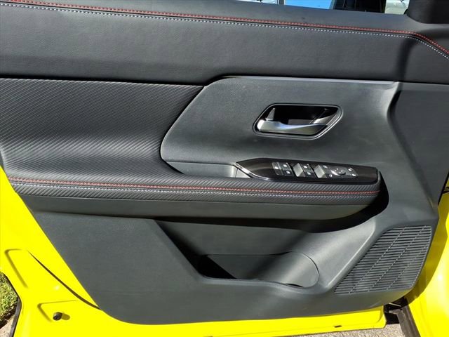 New 2026 Nissan Kicks SR image 6